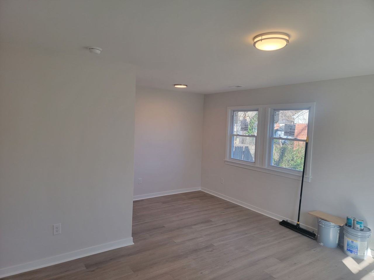 3719 Moody Ave - Photo 3 of 16