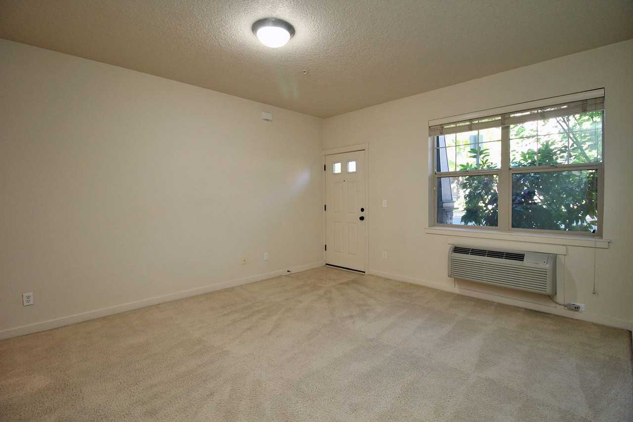 690 Ne Adwick Dr - Photo 4 of 25