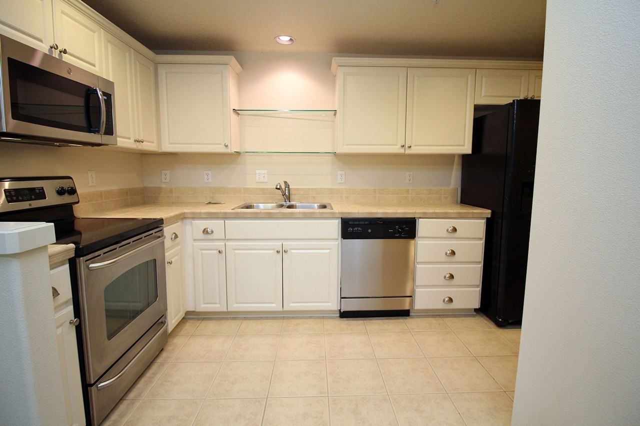 690 Ne Adwick Dr - Photo 6 of 25