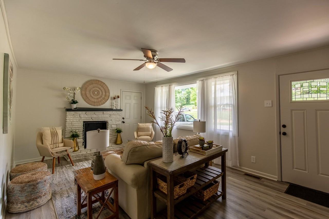 432 Cypress St - Photo 3 of 18