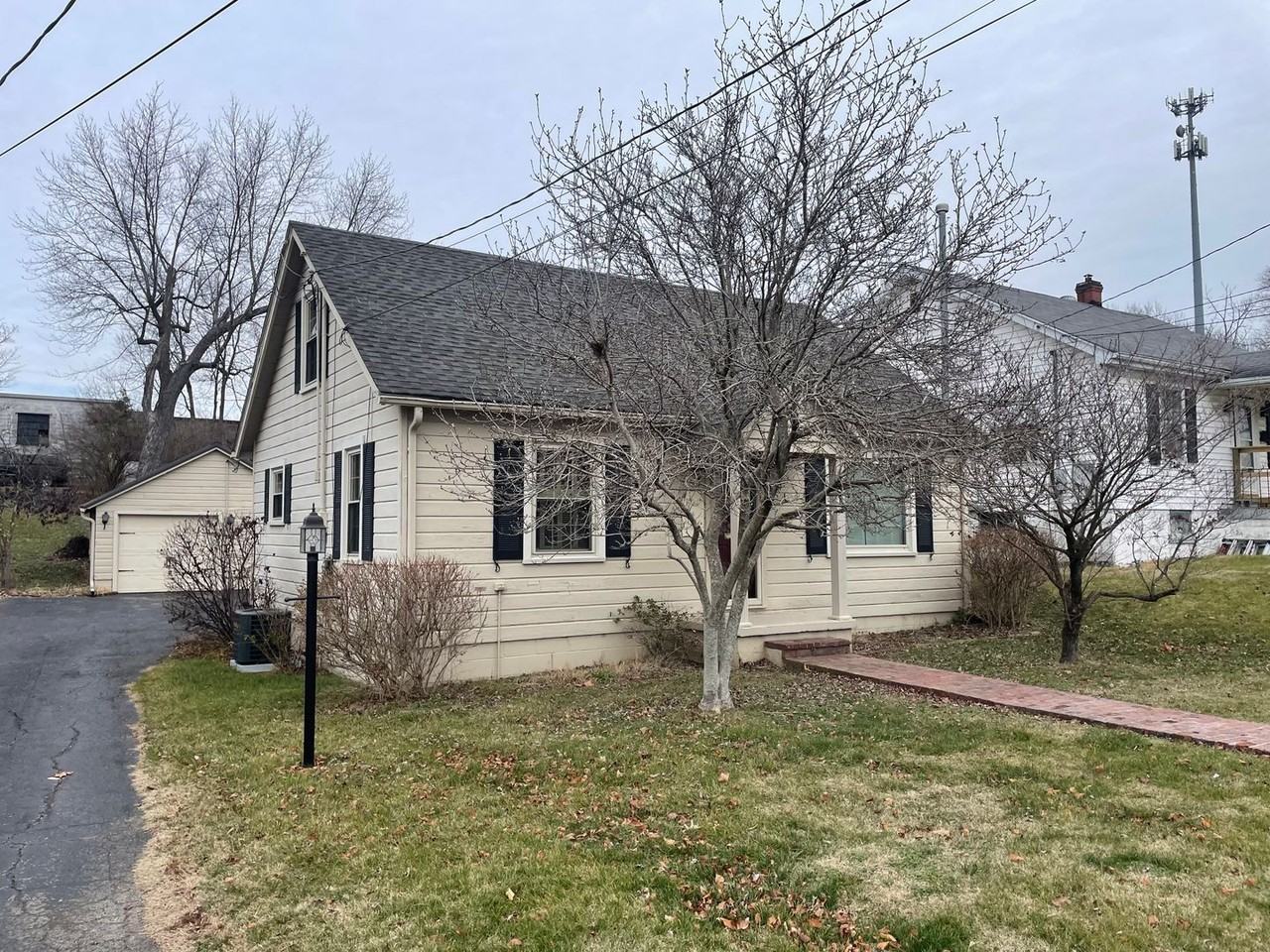 153 Eminence Ave - Photo 2 of 13