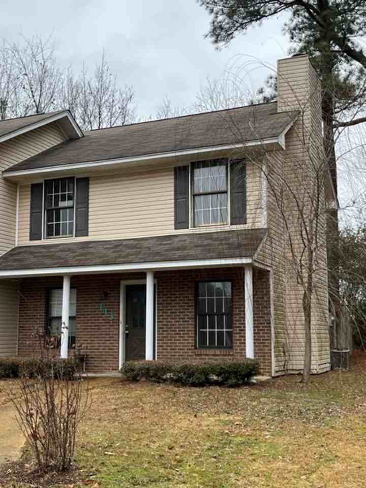 113 Briarwood Cir - Photo 2 of 11