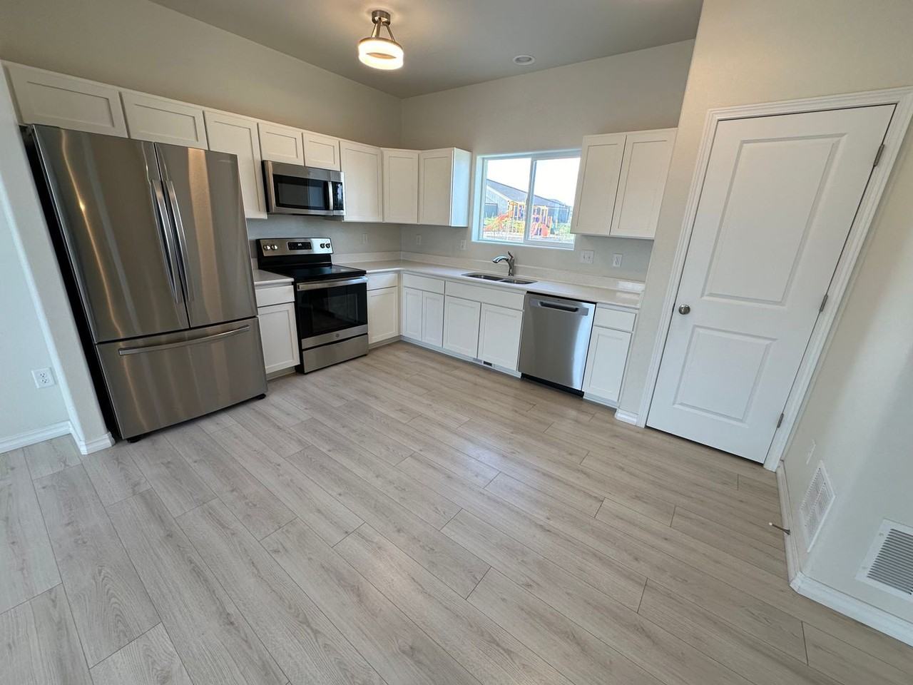 914 Cana Grv - Photo 7 of 14