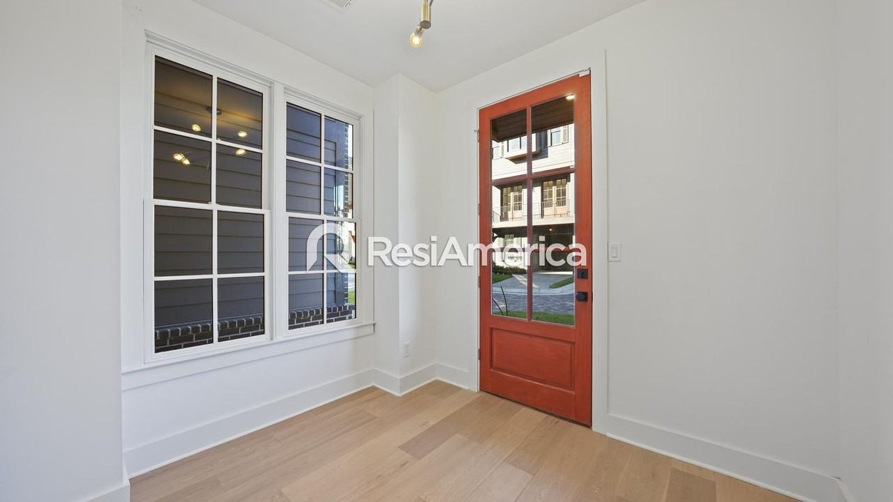 710 Meditation Ln - Photo 4 of 28