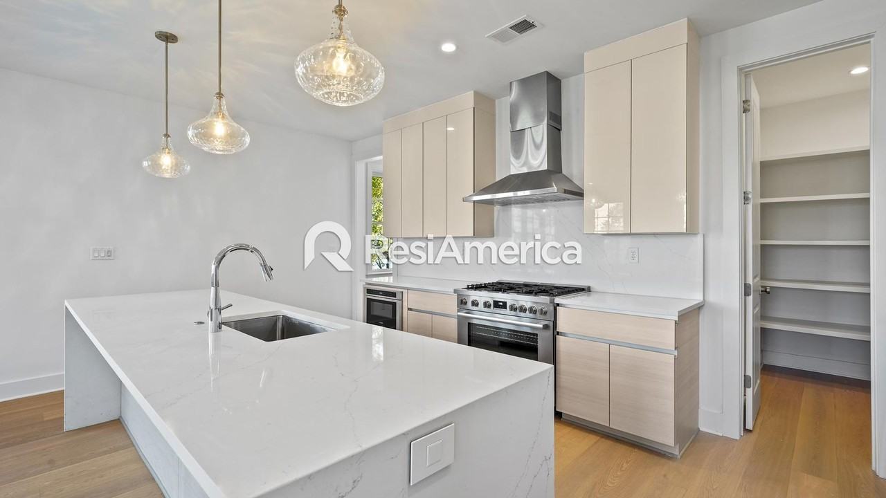 710 Meditation Ln - Photo 7 of 28