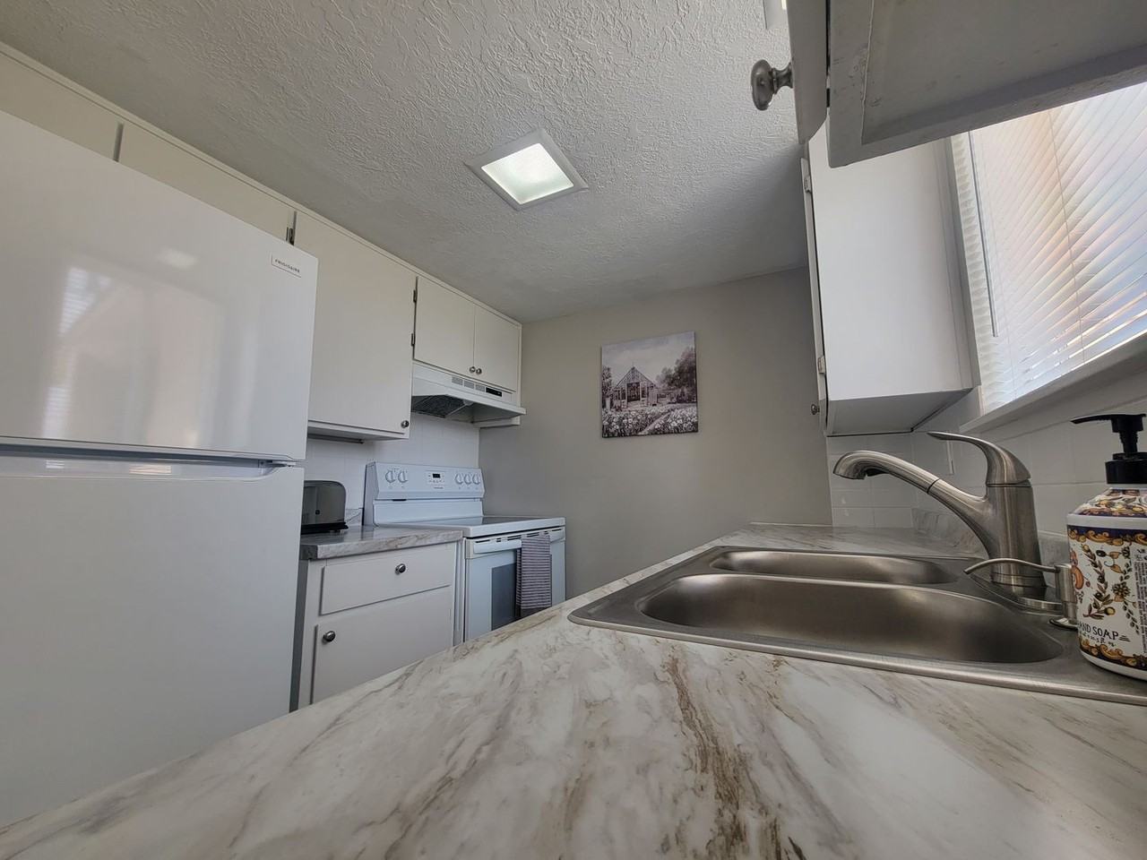 1220 S Security Ln - Photo 5 of 14