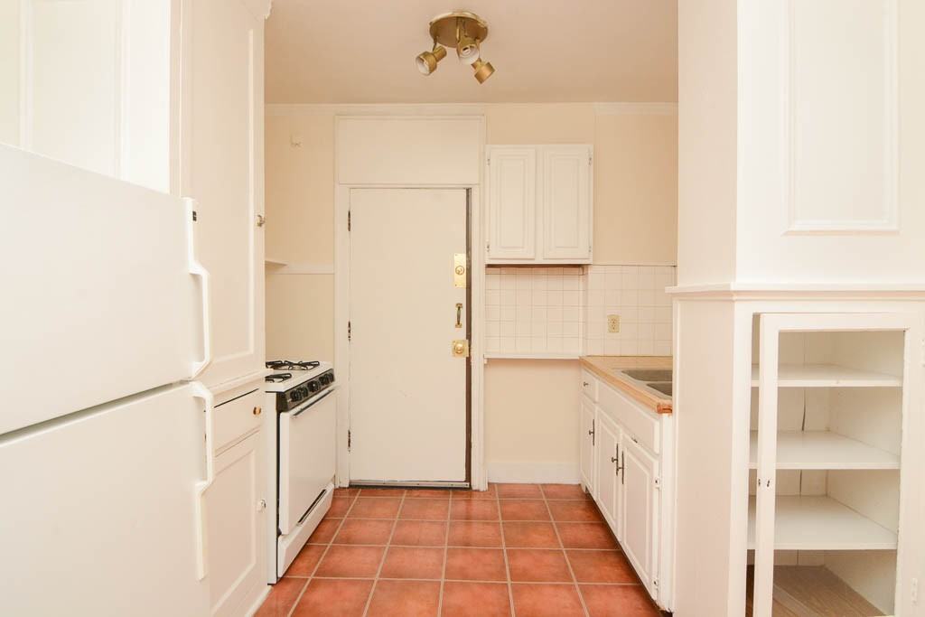 2948 N Seminary Ave #1 - Photo 2 of 20