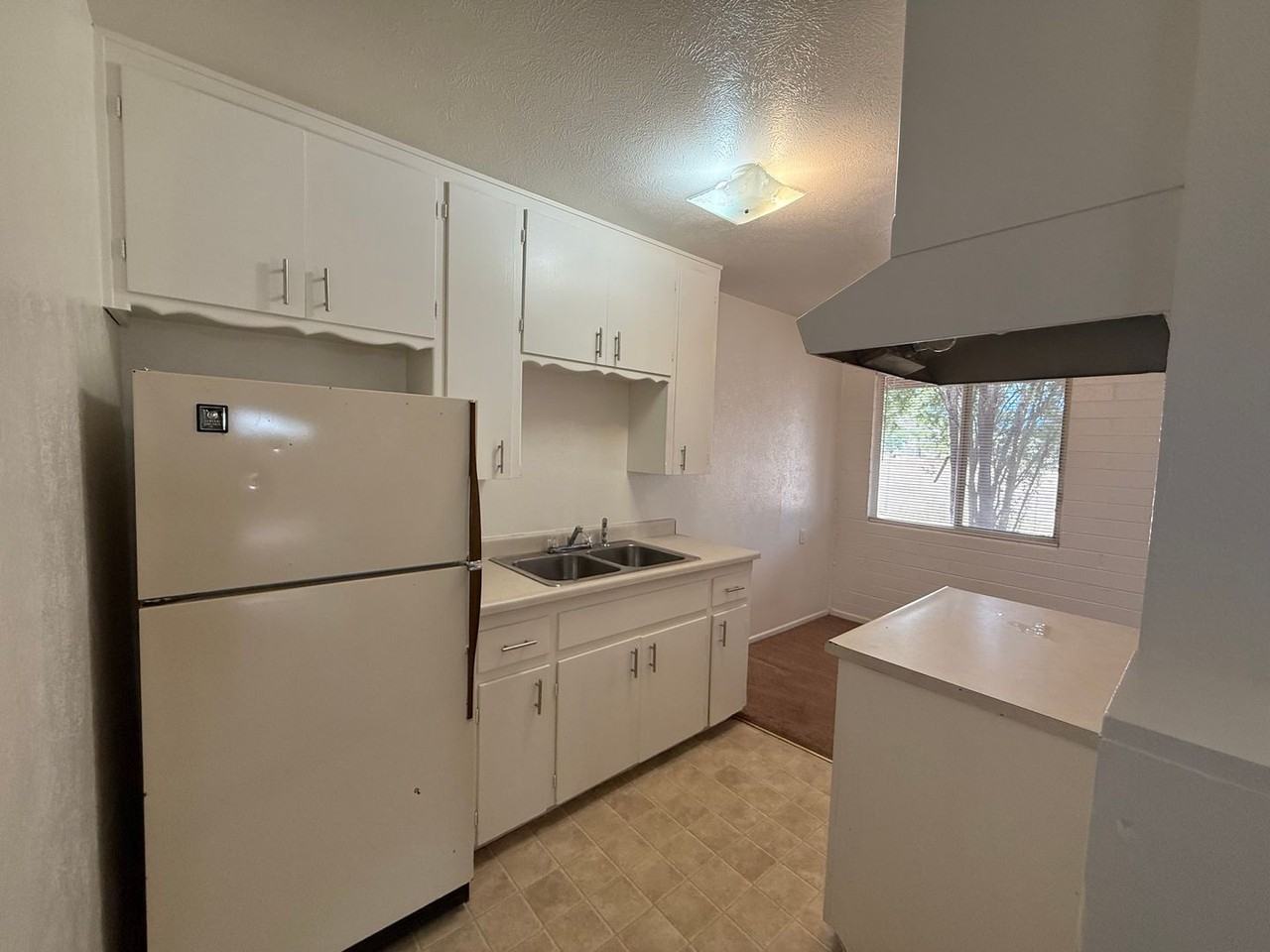 3990 E Yuma Dr #1 - Photo 5 of 10