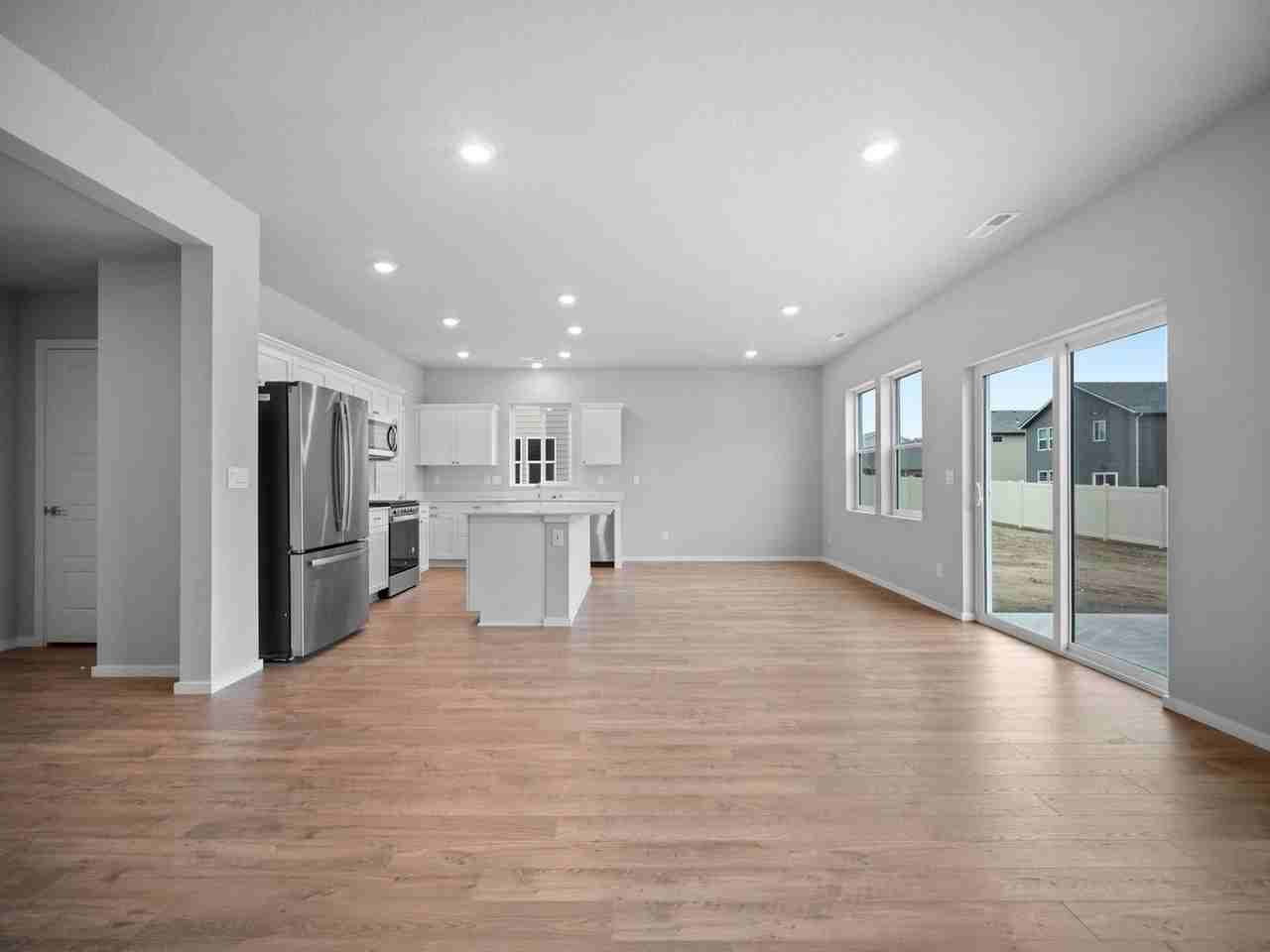 5817 W Georgetown Ln - Photo 2 of 34