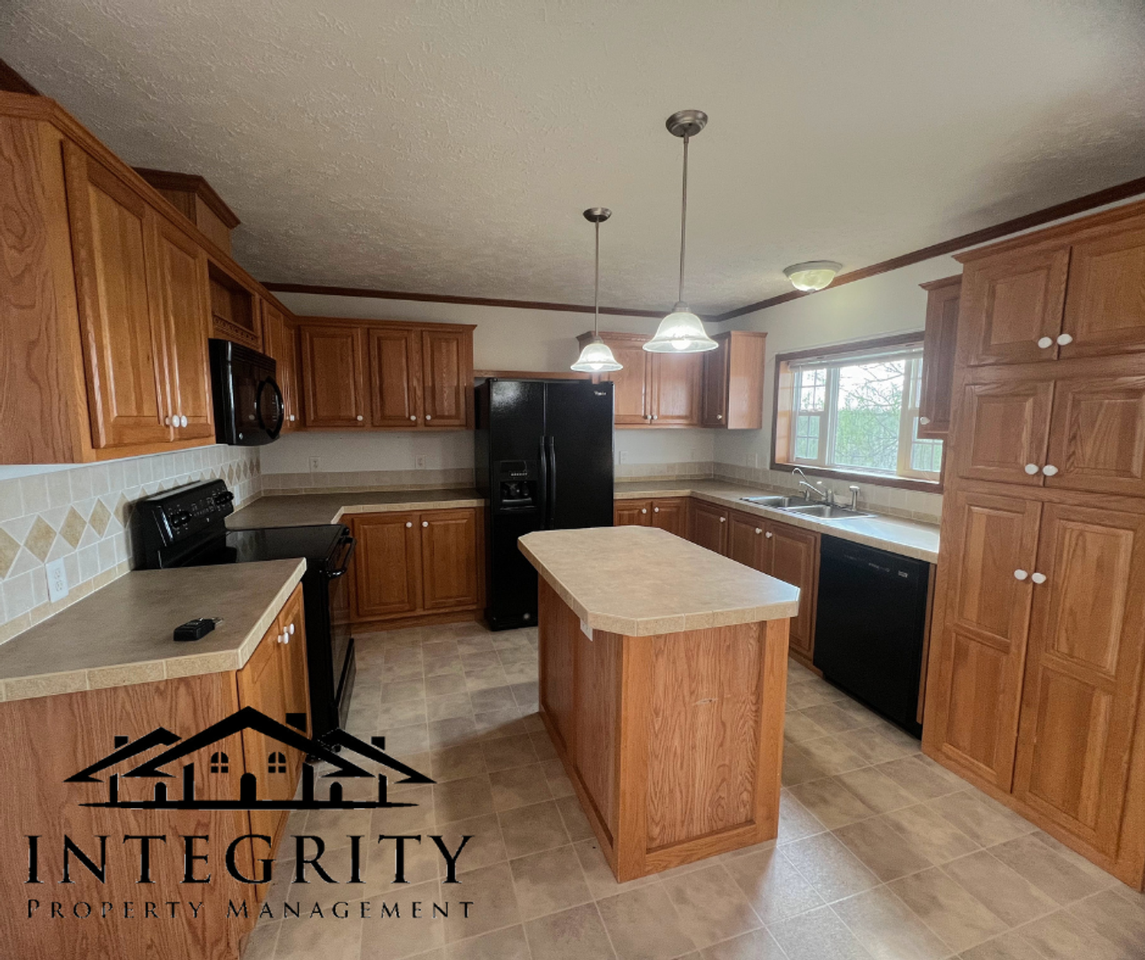 14240 Charleston St - Photo 4 of 18