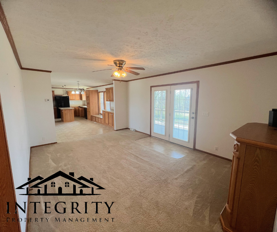 14240 Charleston St - Photo 6 of 18