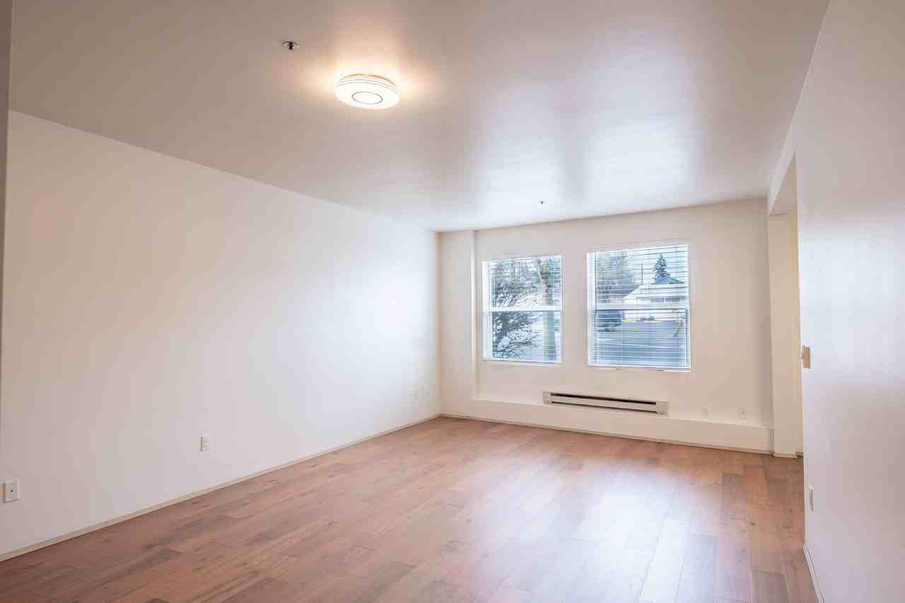 Pacific Crest Apartments - Photo 3 of 15