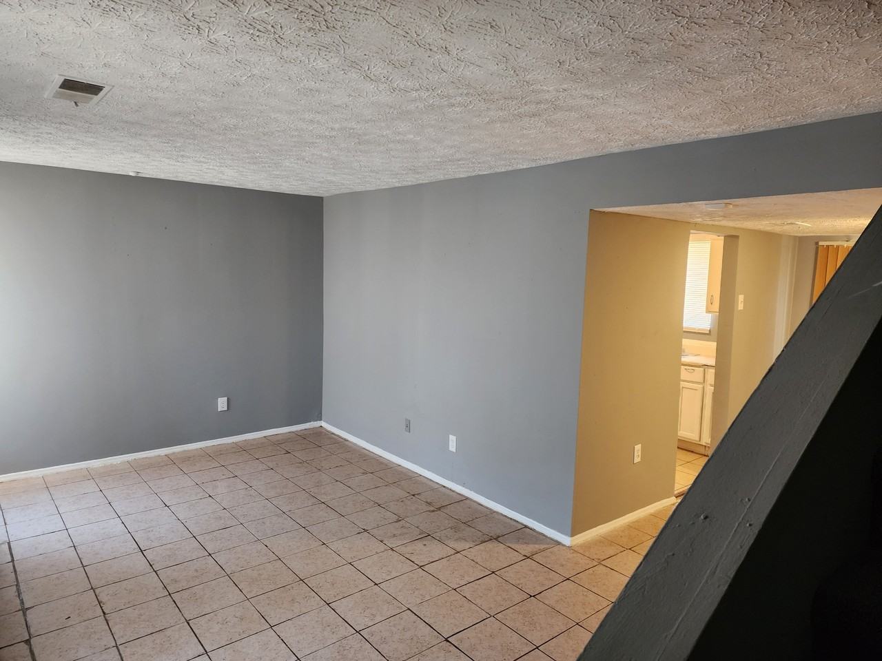 128 Cardinal Lane - Photo 3 of 16