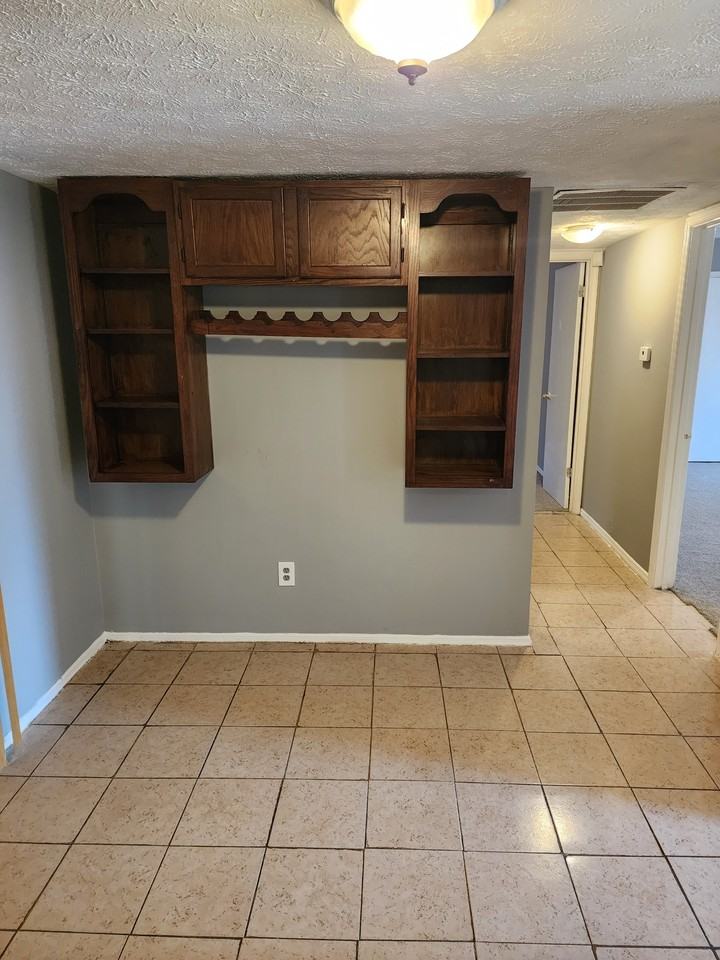 128 Cardinal Lane - Photo 7 of 16