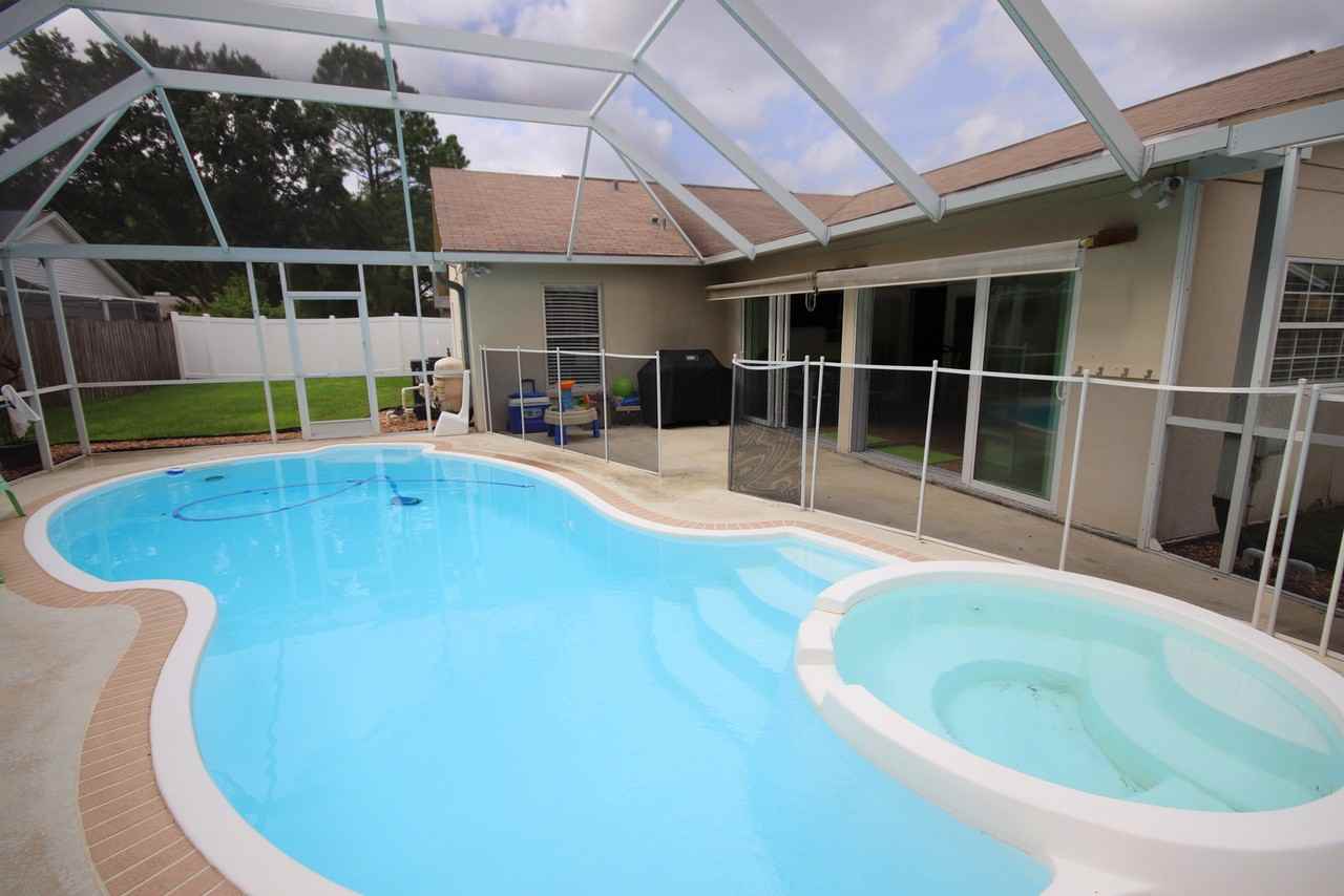 15008 Rocky Ledge Dr - Photo 3 of 20