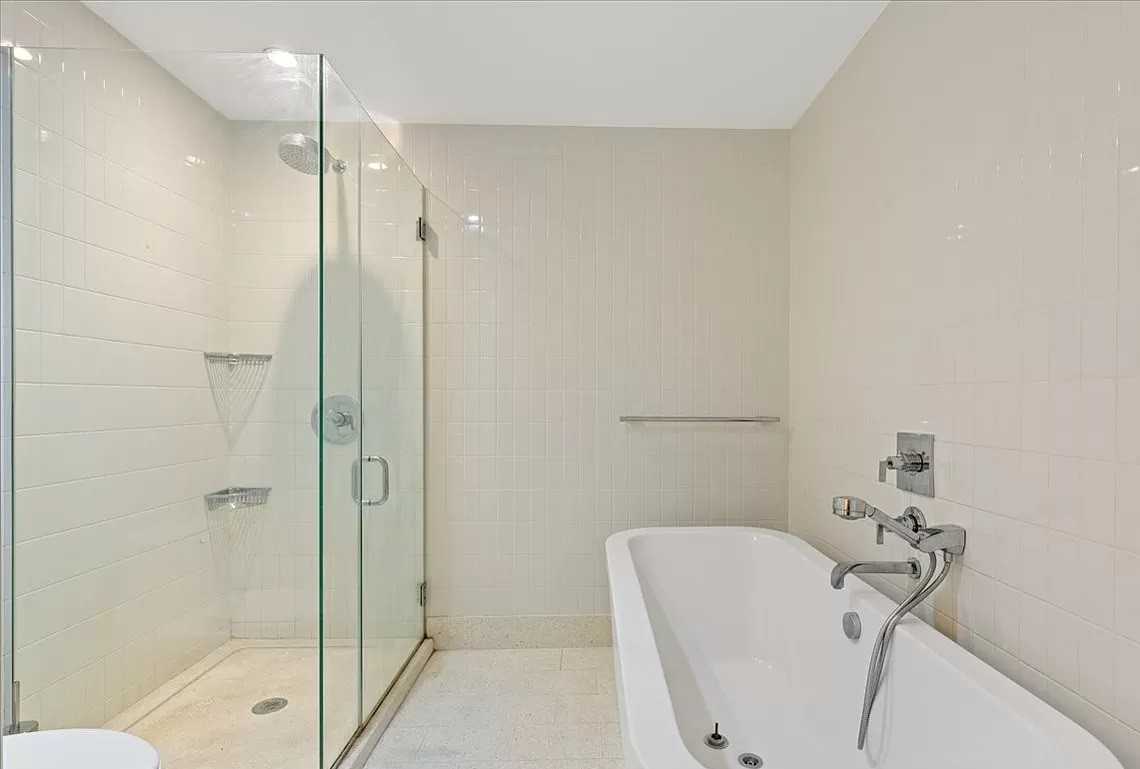 360 Furman St - Photo 3 of 11