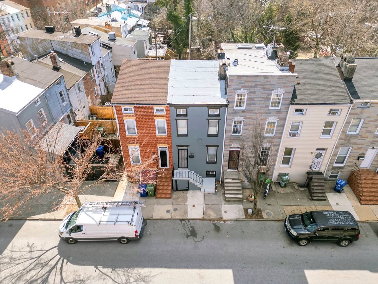 1105 W Lombard St - Photo 3 of 33