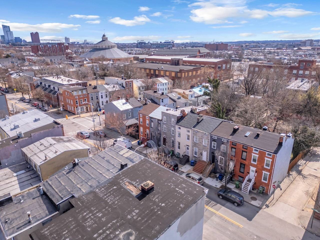 1105 W Lombard St - Photo 7 of 33