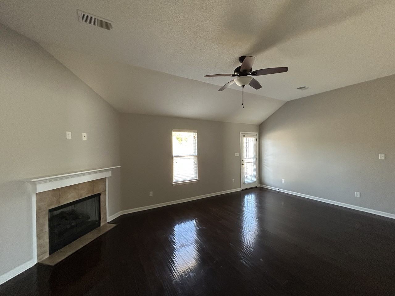 740 Birthstone Ave - Photo 3 of 21