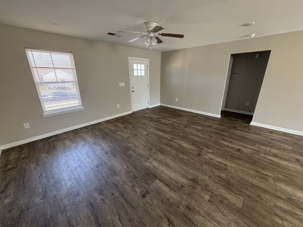 113 Loch Ness Ln - Photo 3 of 26