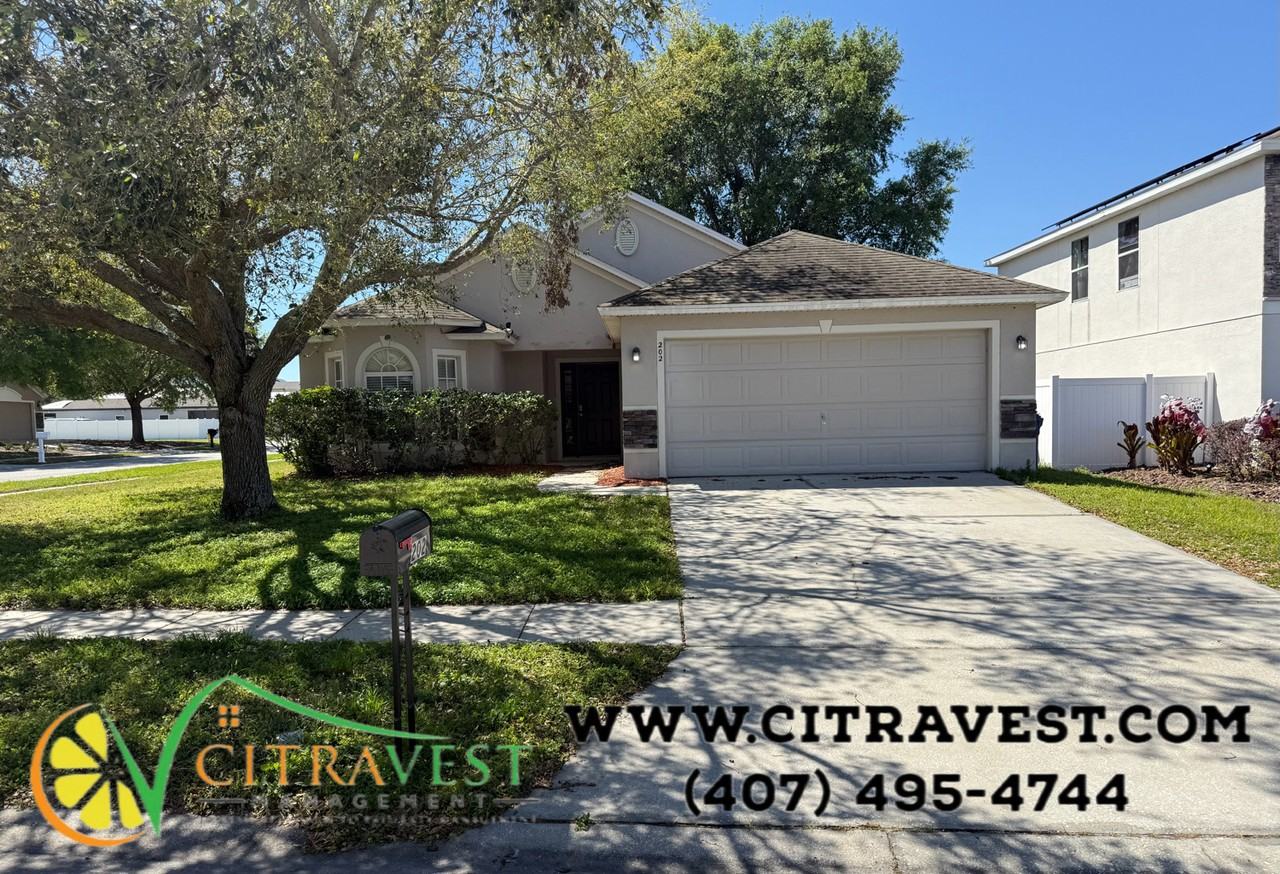 202 Oleander St - Photo 2 of 22