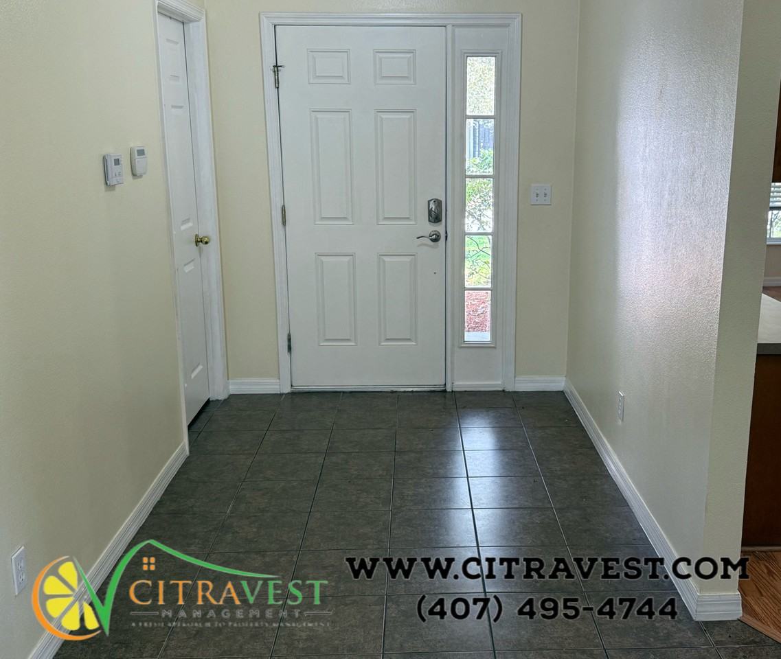 202 Oleander St - Photo 3 of 22