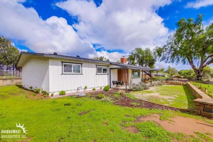 11432 Eucalyptus Hills Dr - Photo 2 of 25