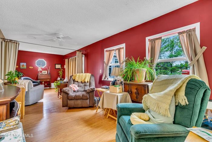 330 Timberlake Dr - Photo 2 of 5