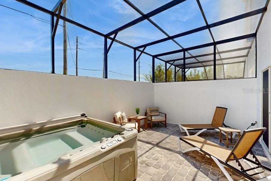 232 FAMAGUSTA DRIVE - Photo 3 of 25