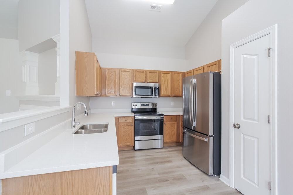 10129 Green Hedge Ave - Photo 7 of 17