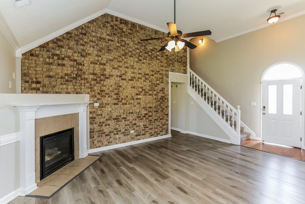 7569 Redberry Dr - Photo 4 of 17