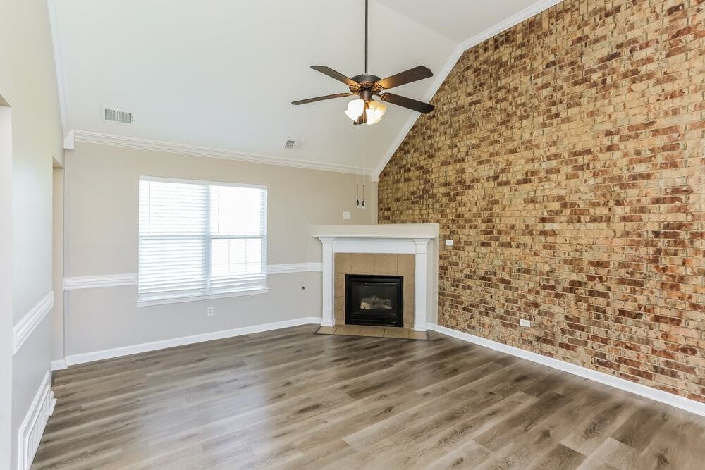 7569 Redberry Dr - Photo 5 of 17