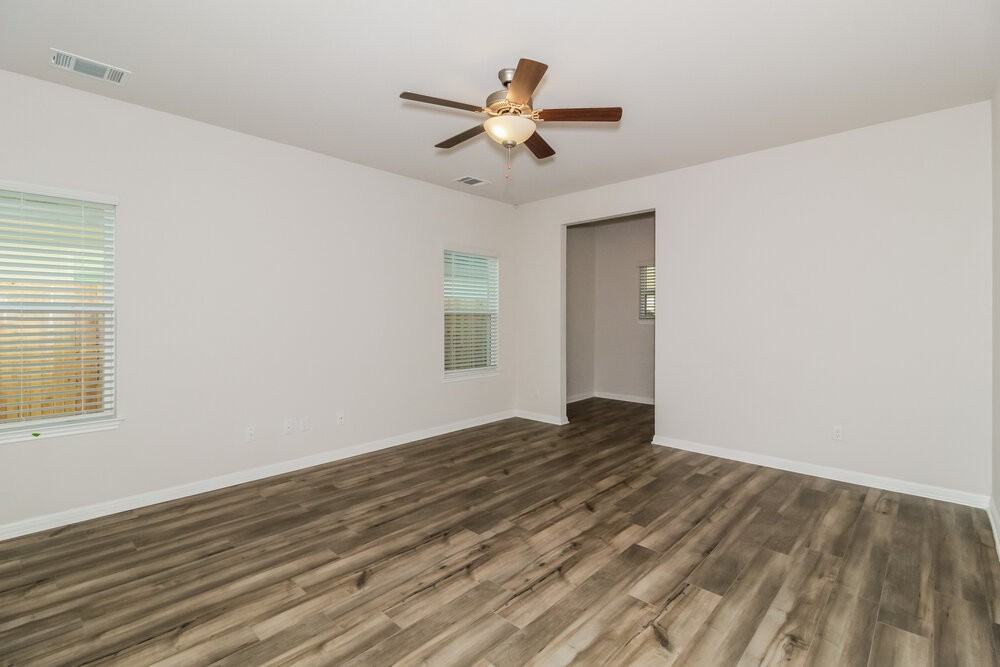 116 Oakdale Meadows Ln - Photo 5 of 17