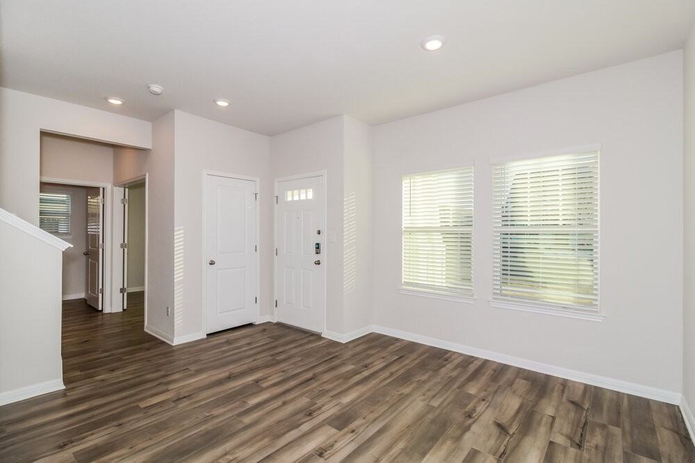 116 Oakdale Meadows Ln - Photo 6 of 17