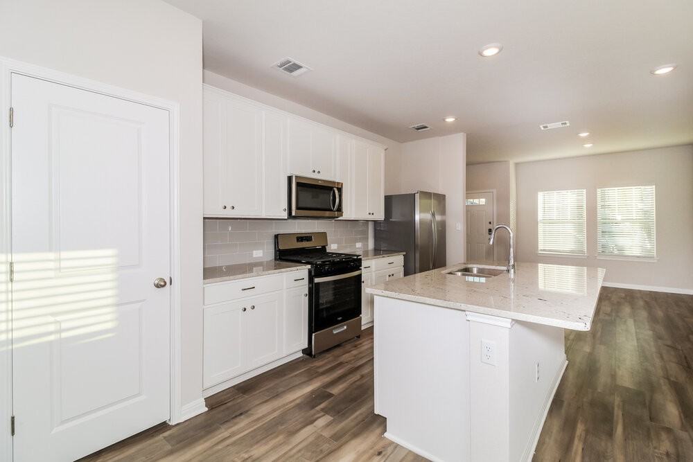 116 Oakdale Meadows Ln - Photo 7 of 17