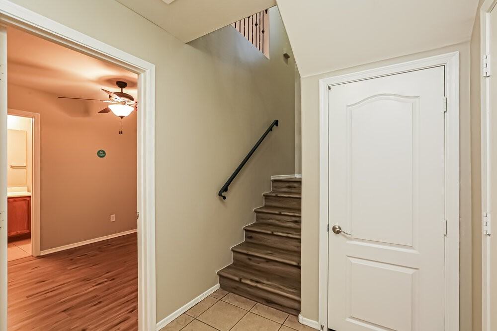 2121 E Huntington Dr - Photo 4 of 17