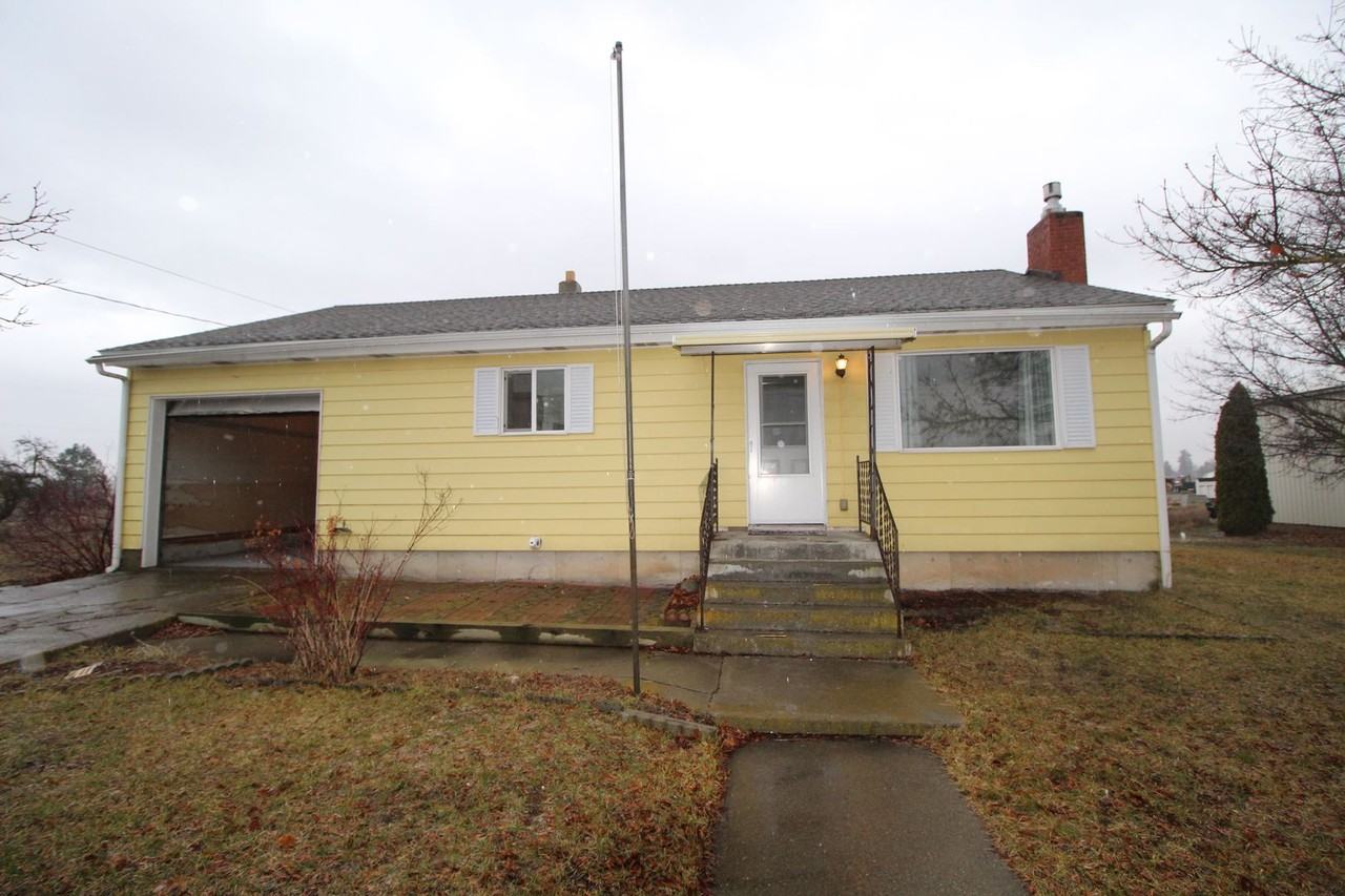 11105 W Electric Ave - Photo 2 of 16