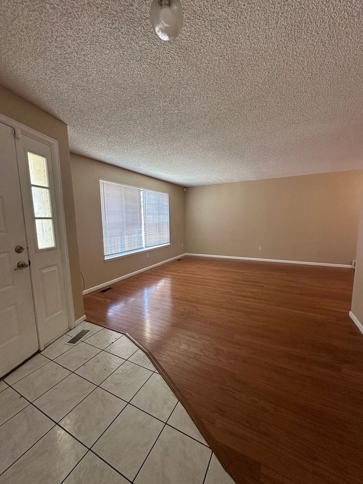 4156 S Argonne St - Photo 5 of 14