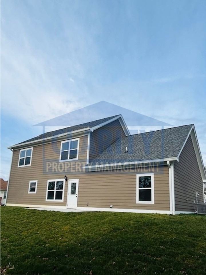 5085 Solar Ln Nw - Photo 2 of 36