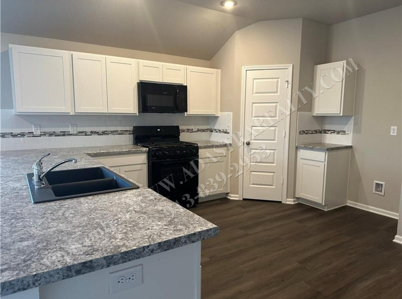 450 E Park Hill Dr - Photo 3 of 8