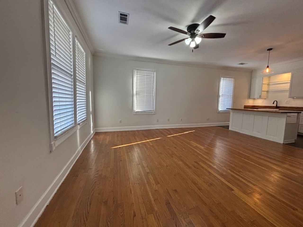 605 2nd Ave - Photo 4 of 30