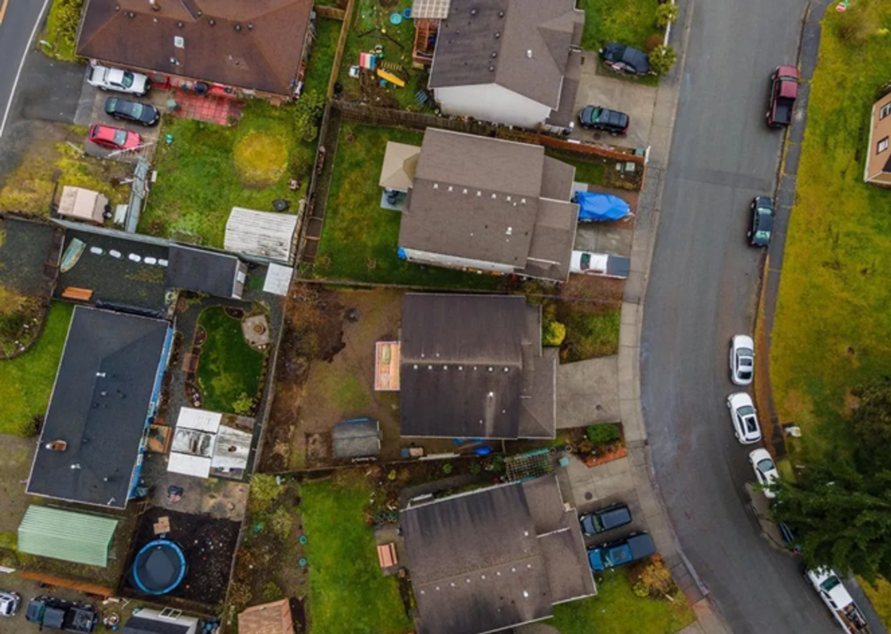 215 79th Pl Se - Photo 3 of 34