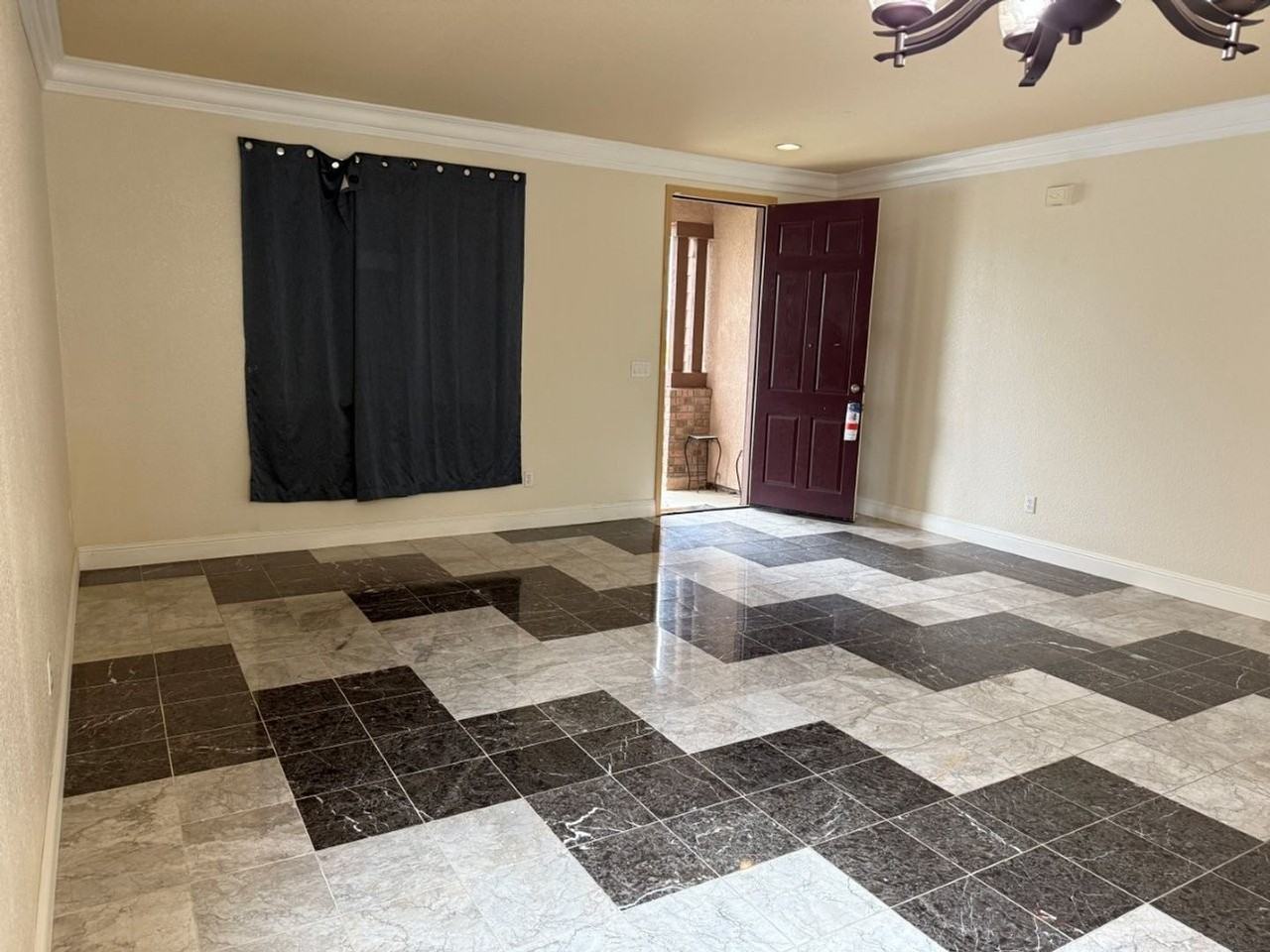 637 Winchester Ct - Photo 7 of 50