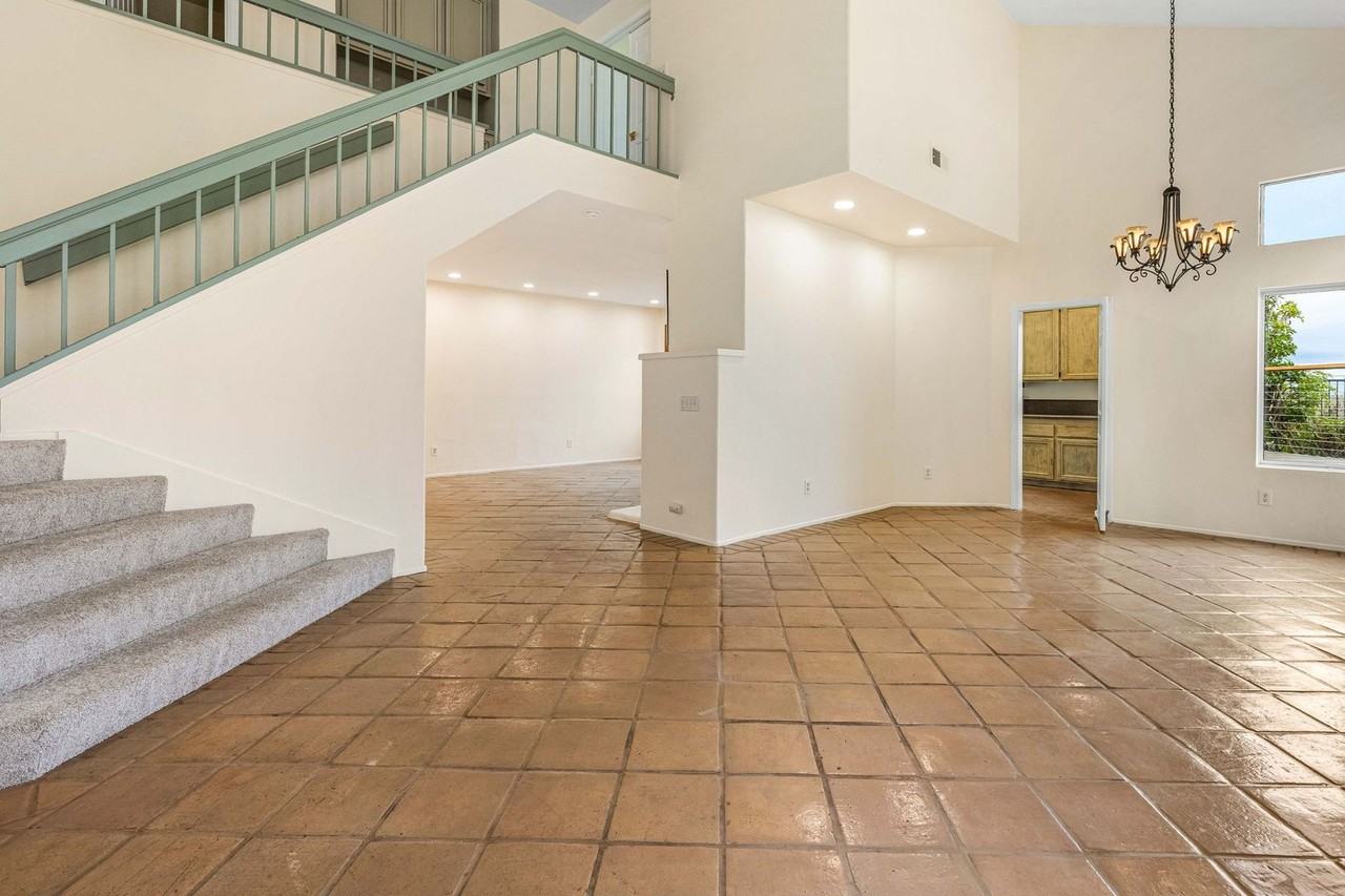 11216 Caminito Aclara - Photo 3 of 27