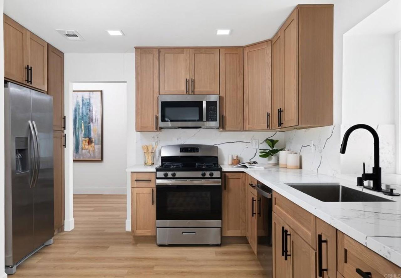 5248 Sandalwood Pl - Photo 3 of 30