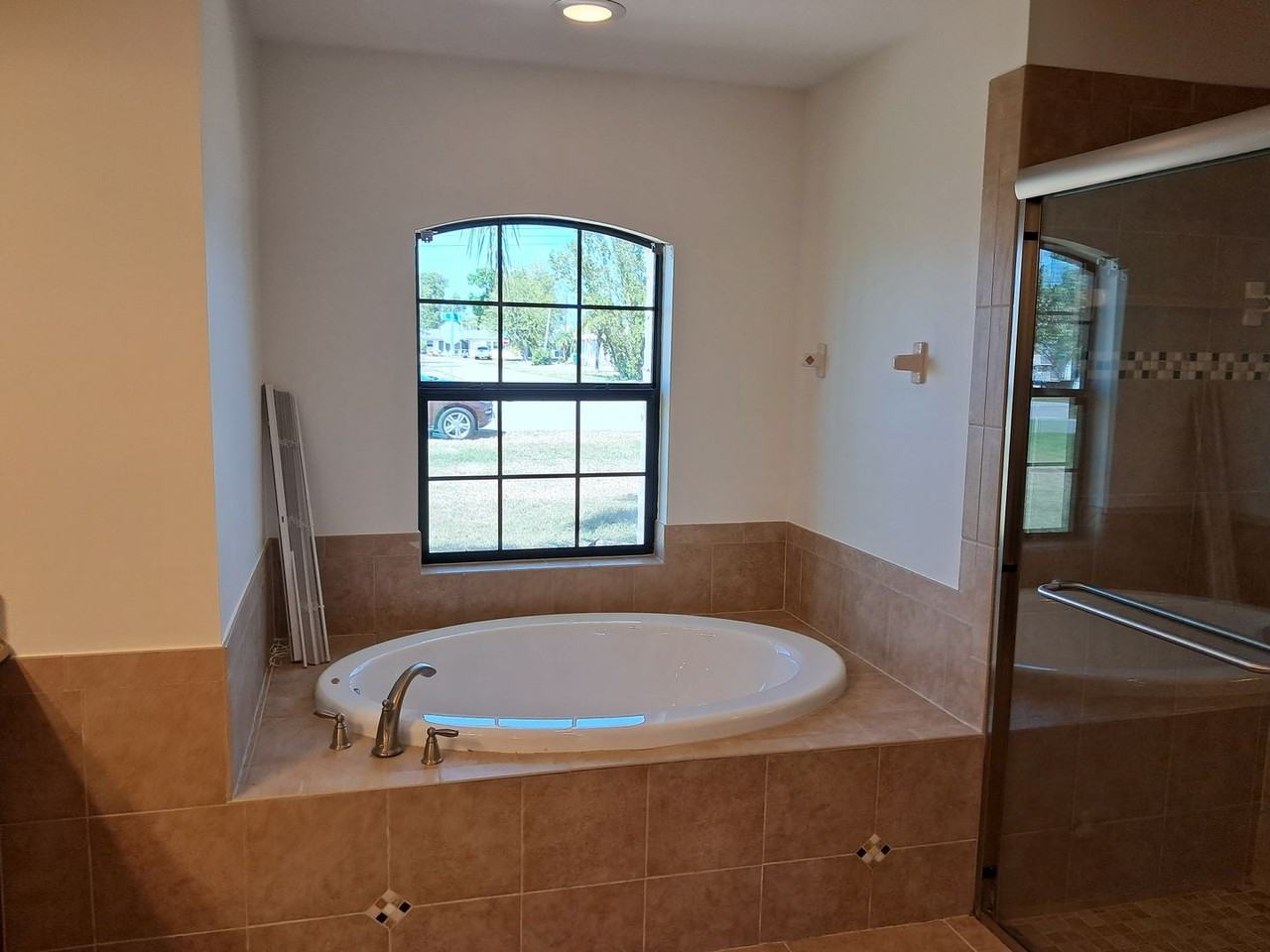 1132 Se 19th St - Photo 3 of 20