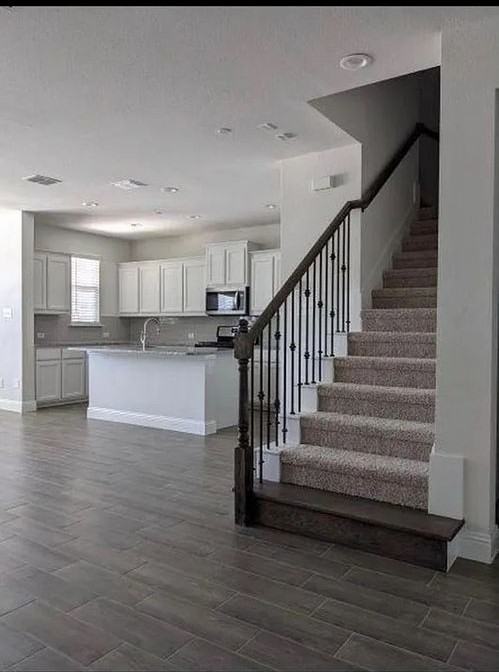 6808 Henry Dr - Photo 3 of 10