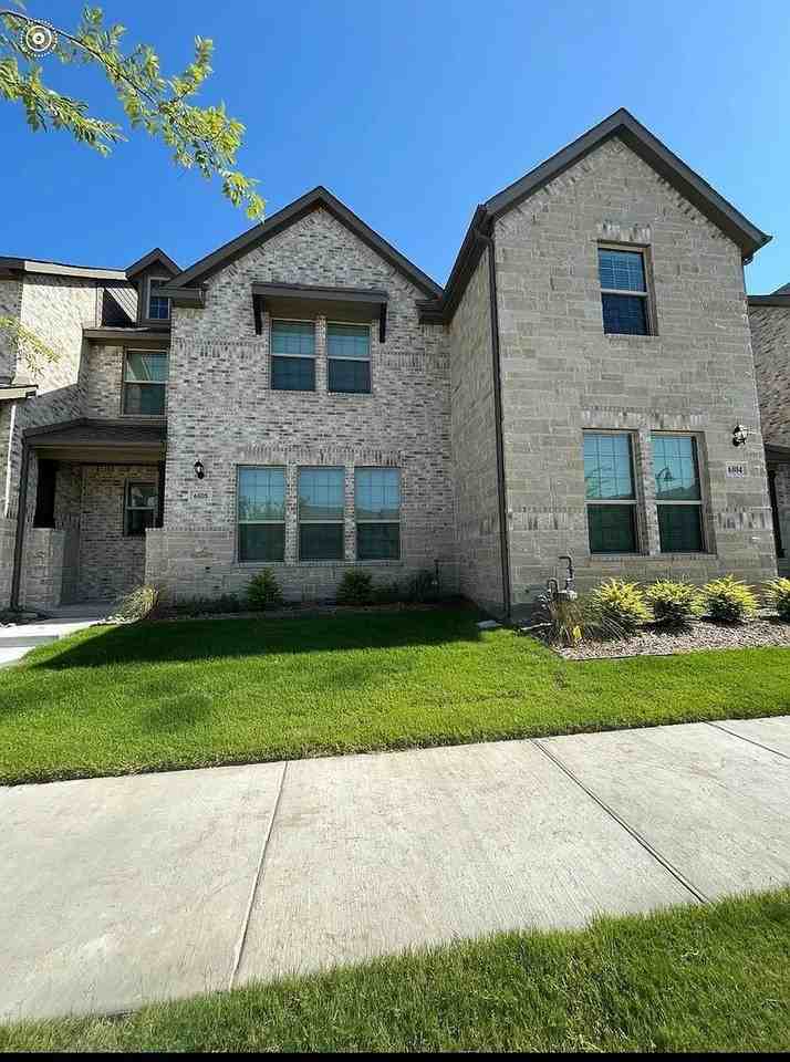 6808 Henry Dr - Photo 5 of 10