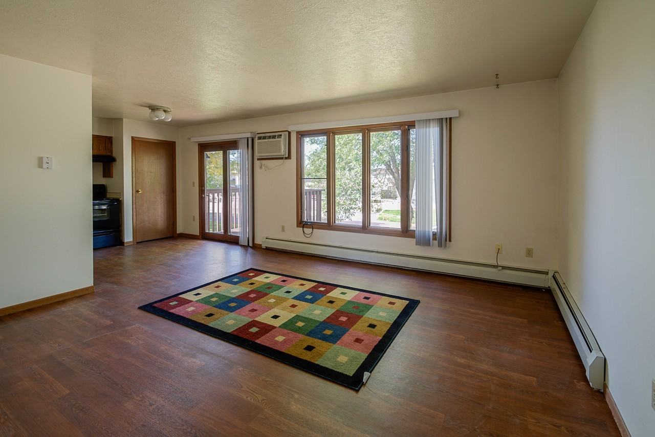 2801 6th Street SW - Photo 4 of 8