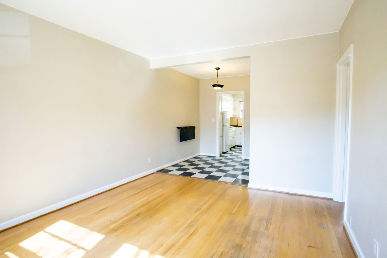 1915 Ne Davis St - Photo 3 of 14